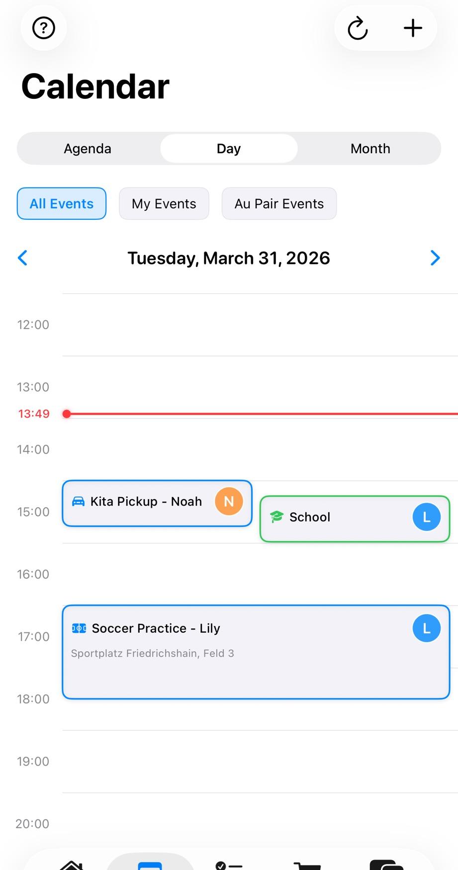 Split view showing Jennifer's filtered calendar (only her custody days in green) compared to Emma's complete calendar view showing both households